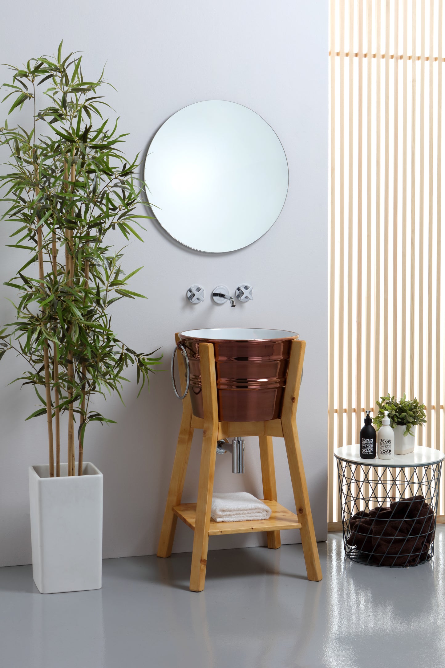 HOHE BODENSTRUKTUR AUS HOLZ BACILE