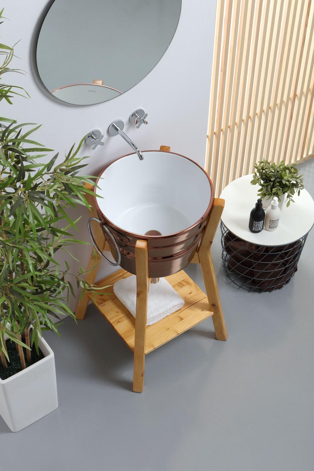 HOHE BODENSTRUKTUR AUS HOLZ BACILE