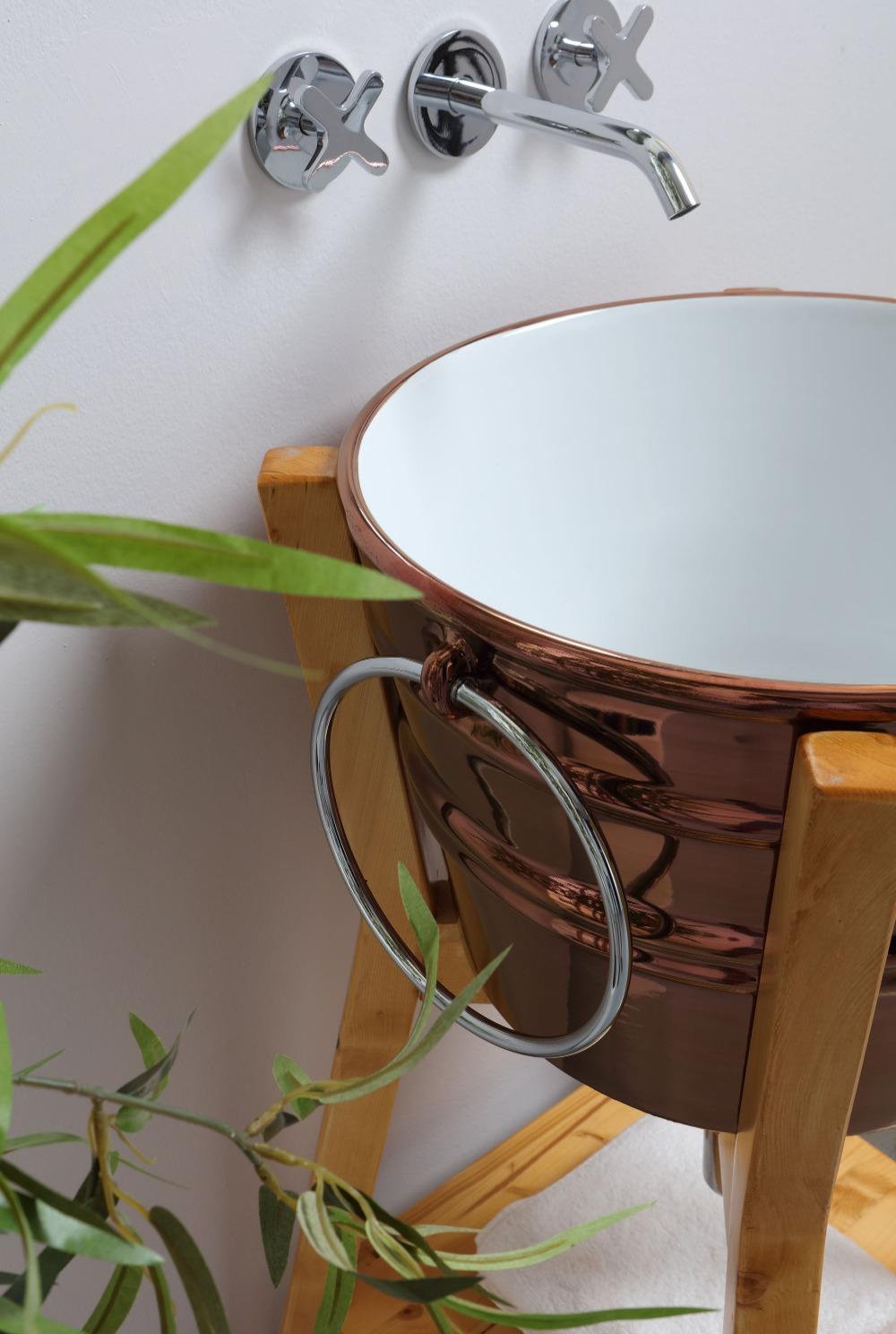 HOHE BODENSTRUKTUR AUS HOLZ BACILE