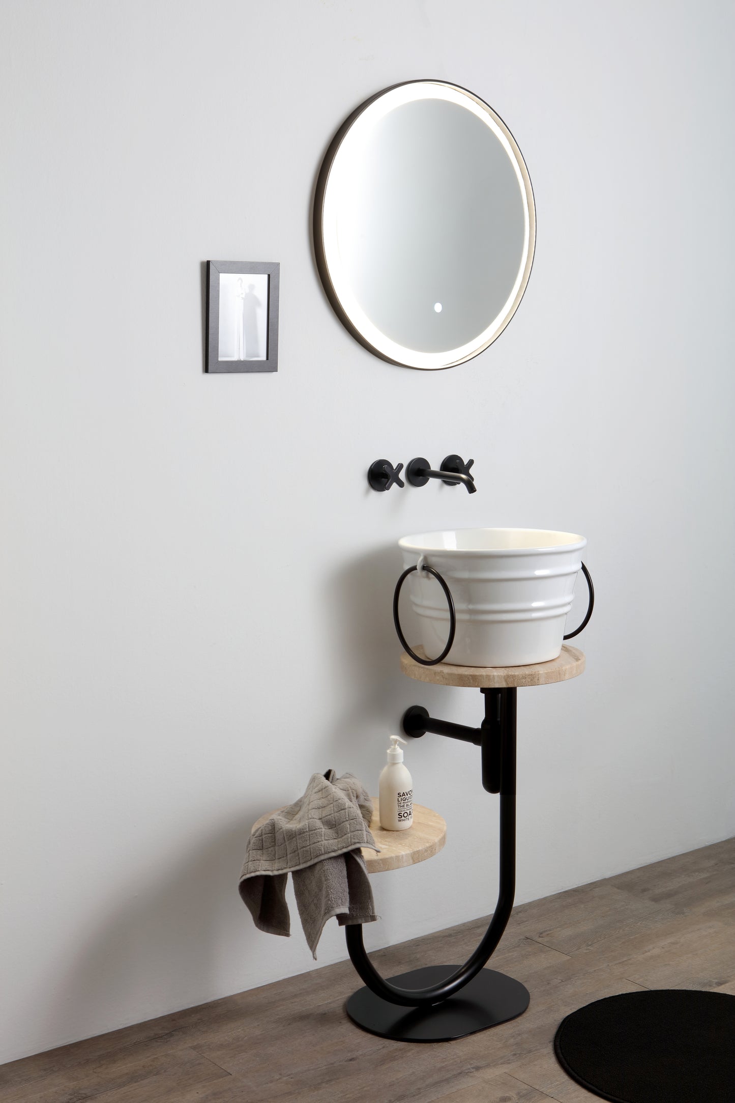 METALLSTRUKTUR MIT MARMORTOP SGABELLO