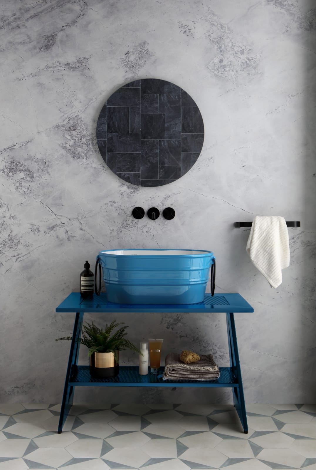 Tinozza Ciano su Cavalletto: quando il bagno diventa un'opera d'arte 🎨
