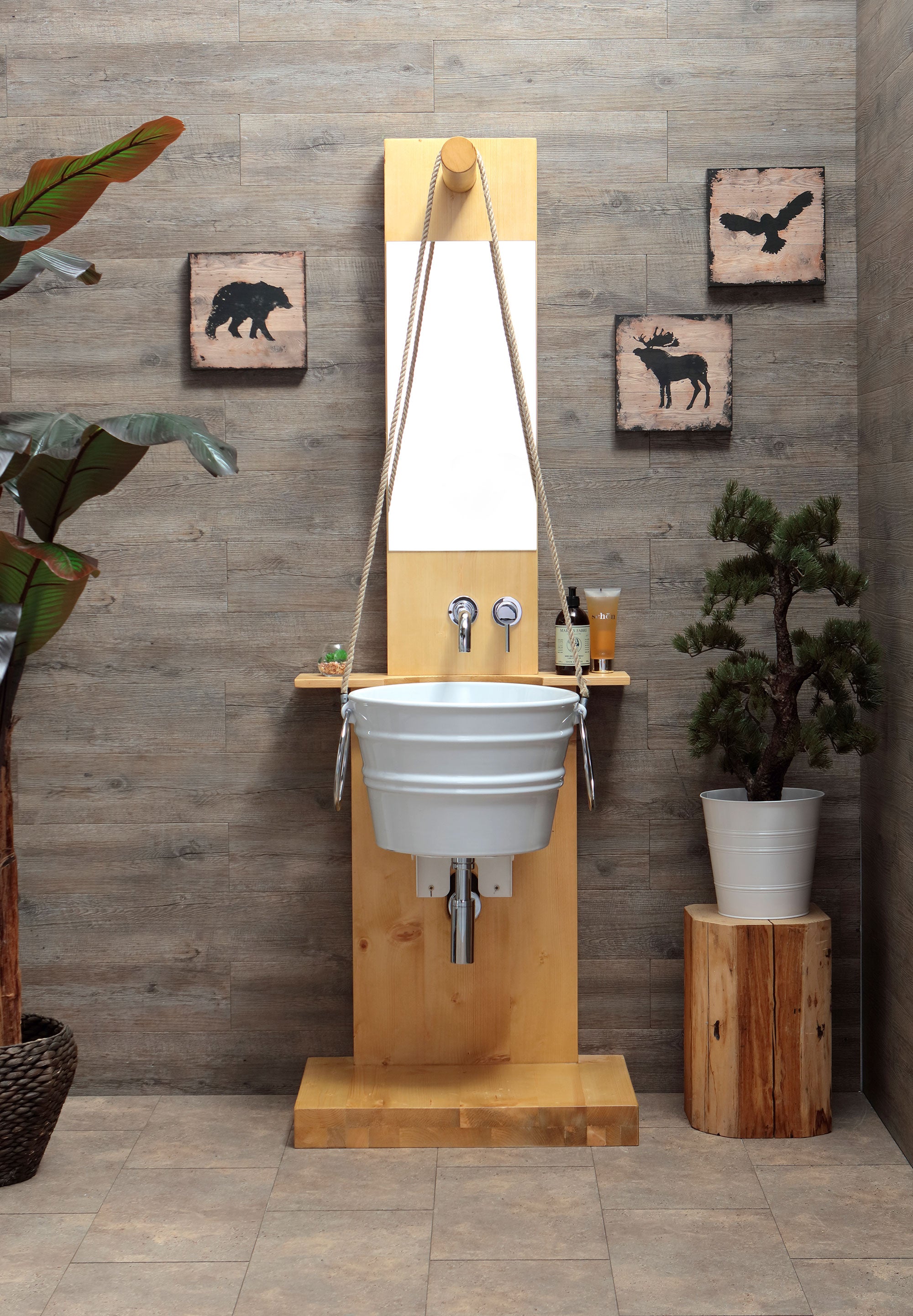 Struttura da terra in  legno con specchio Pozzo Bacile