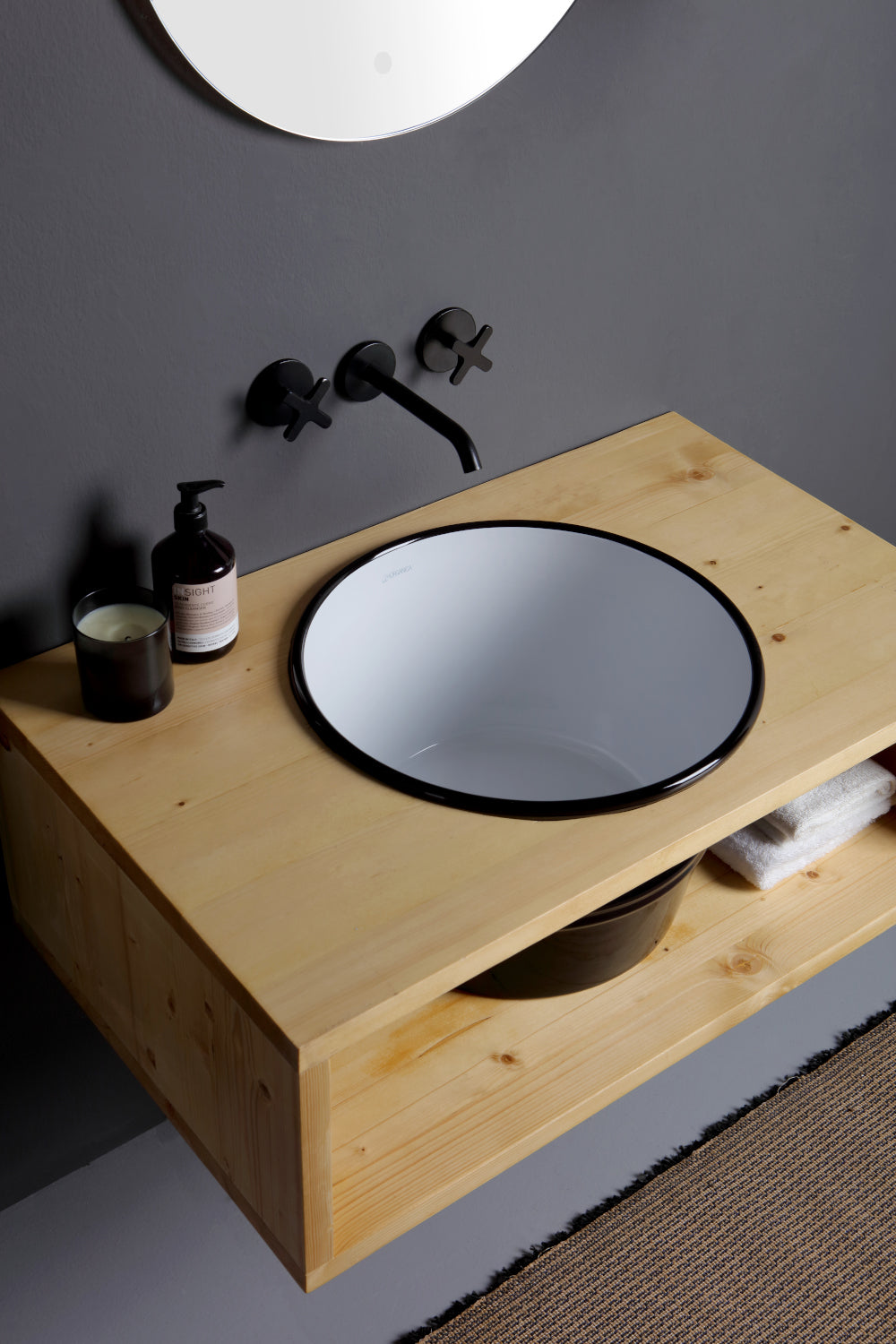 Mobile sospeso in legno Cornice